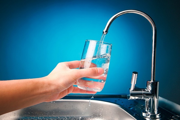 Какую воду можно употреблять постоянно в течение длительного времени без вреда для здоровья